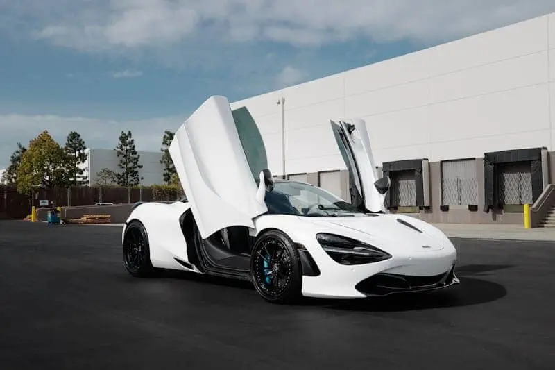Struts in Your McLaren