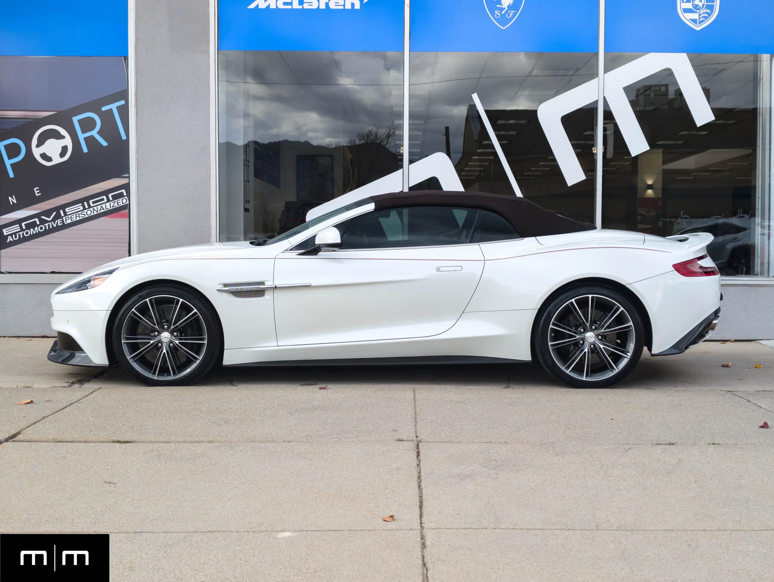 2017 Aston Martin Vanquish Volante - 6.0L V12