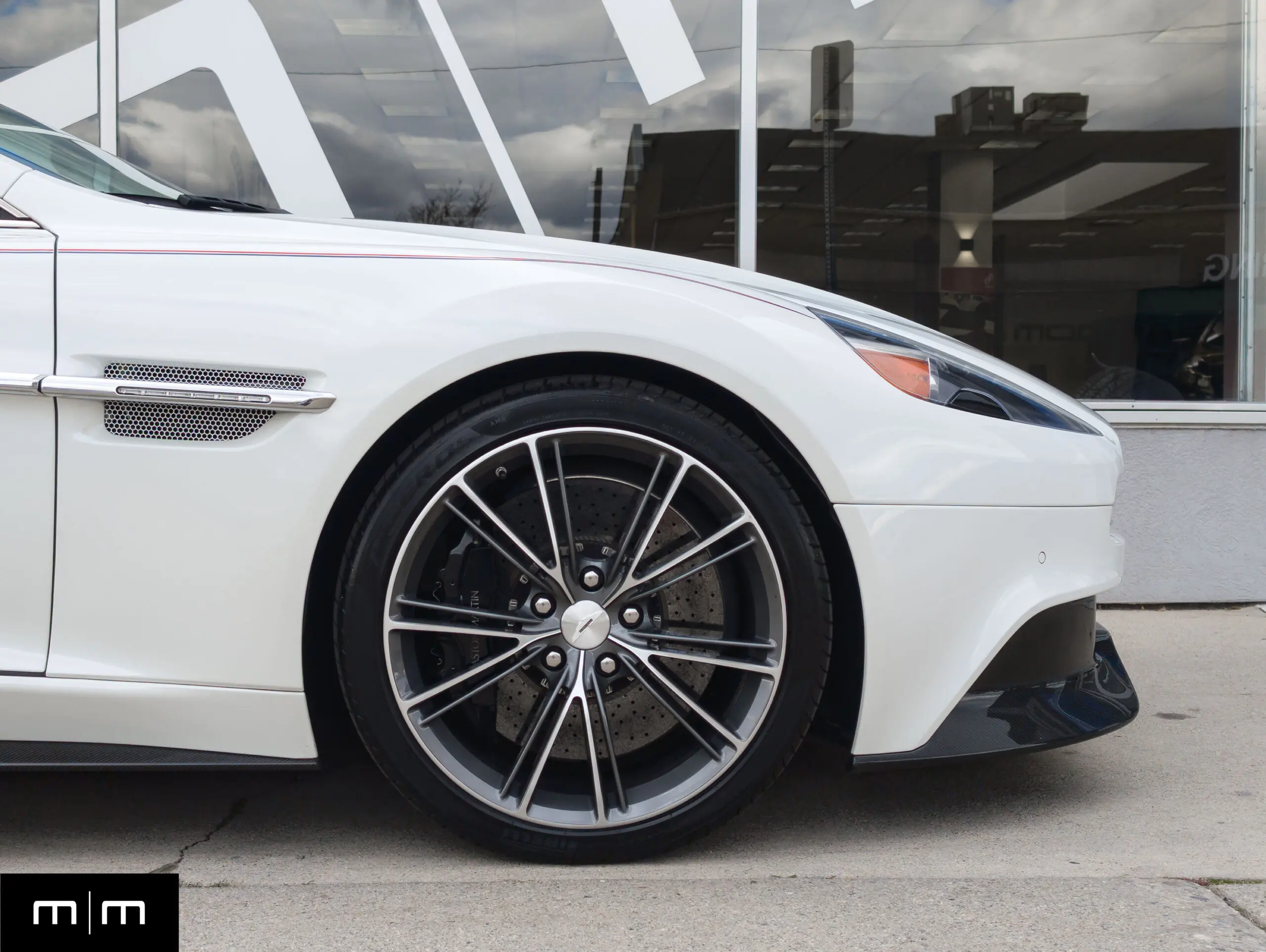 2017 Aston Martin Vanquish Volante - 6.0L V12