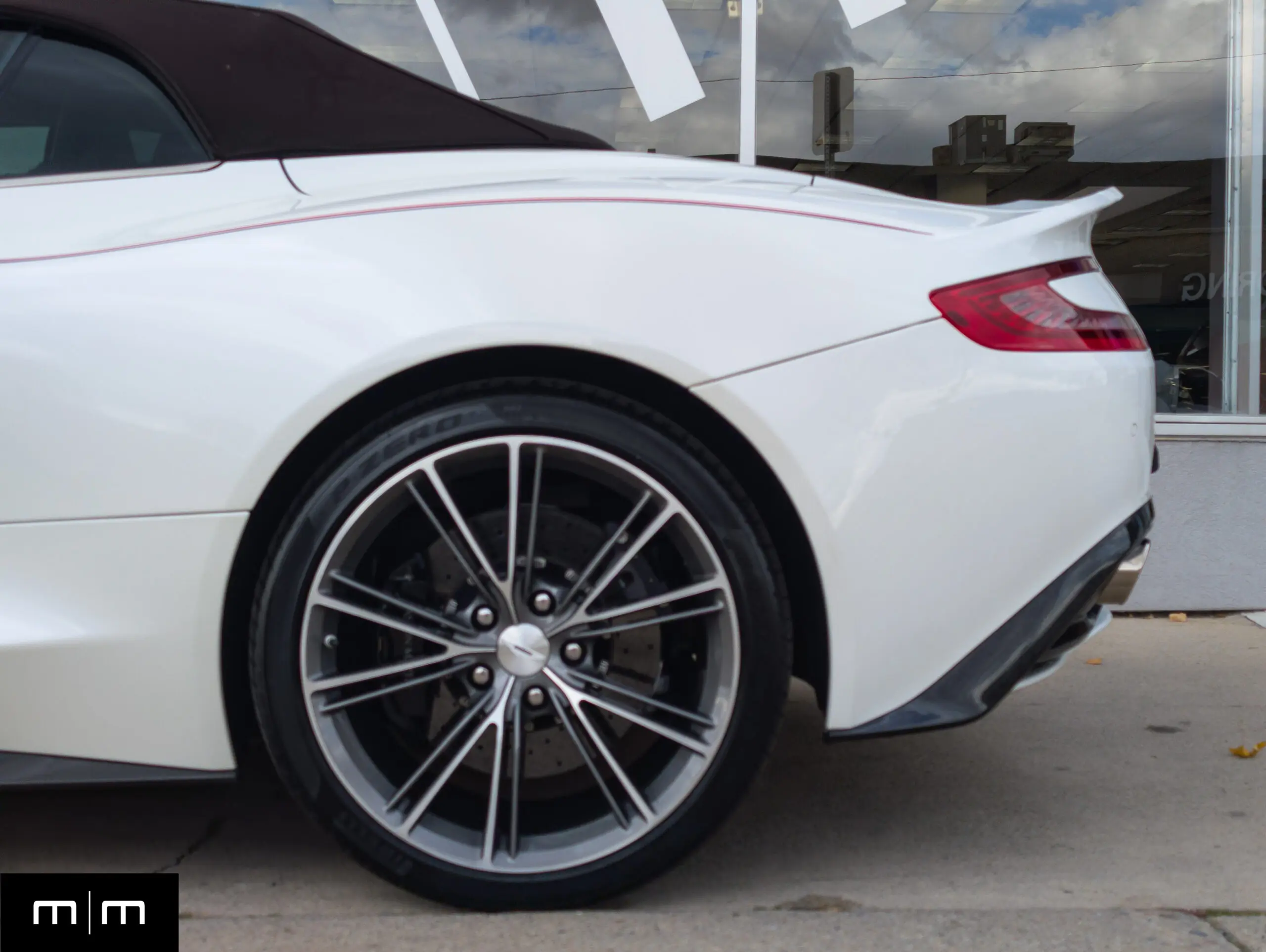 2017 Aston Martin Vanquish Volante - 6.0L V12