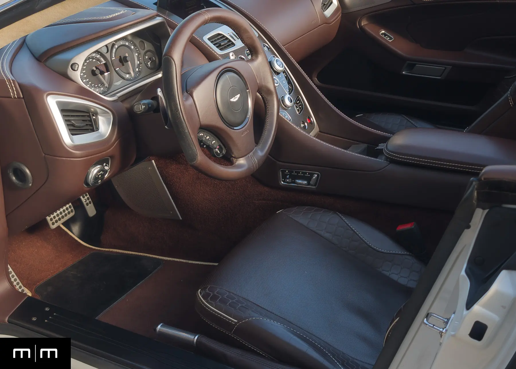 2017 Aston Martin Vanquish Volante - 6.0L V12