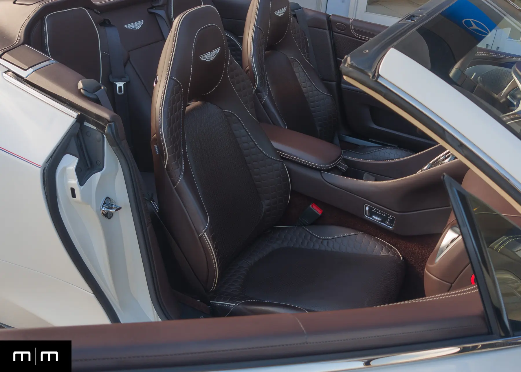 2017 Aston Martin Vanquish Volante - 6.0L V12