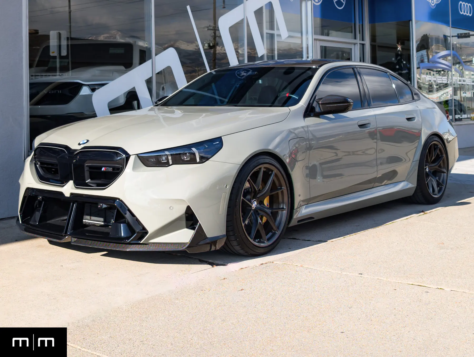 2025 BMW M5 – Fashion Grey