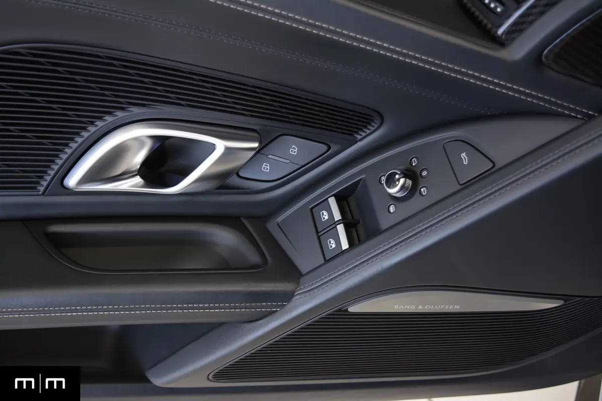 Audi R V - Interior