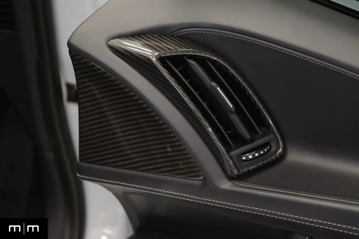 Audi R V - Interior