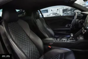 Audi R V - Interior