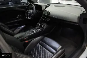 Audi R V - Interior
