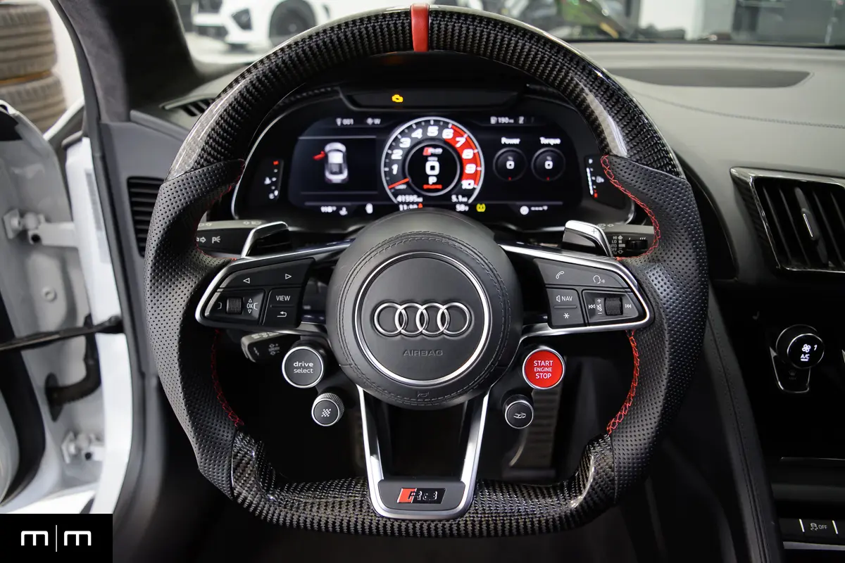 Audi R V - Interior