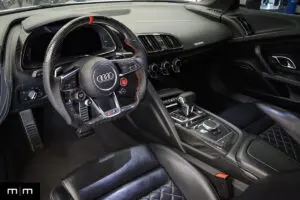 Audi R V - Interior