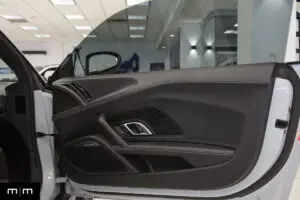 Audi R V - Interior