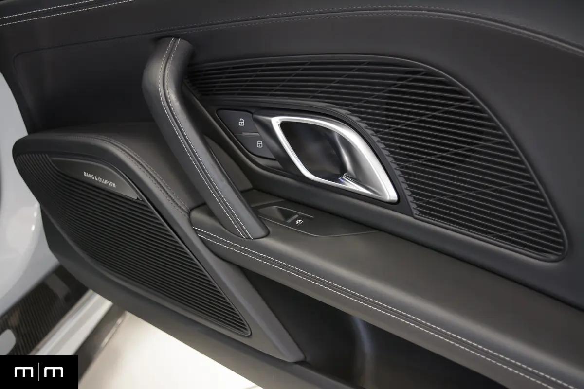 Audi R V - Interior