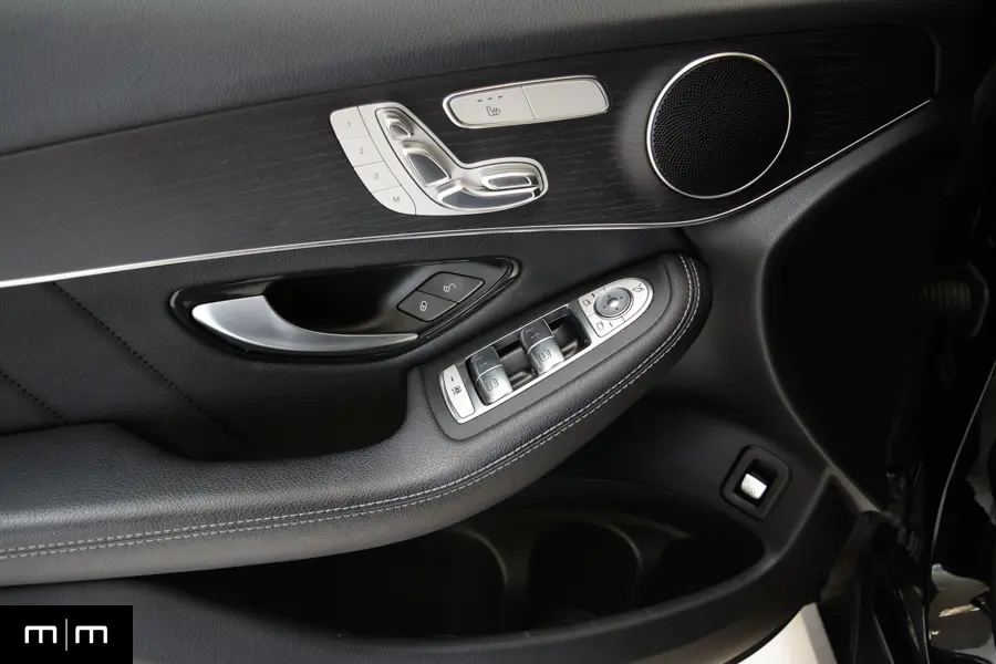 2022 Mercedes-Benz GLC 300 | Panorama Sunroof