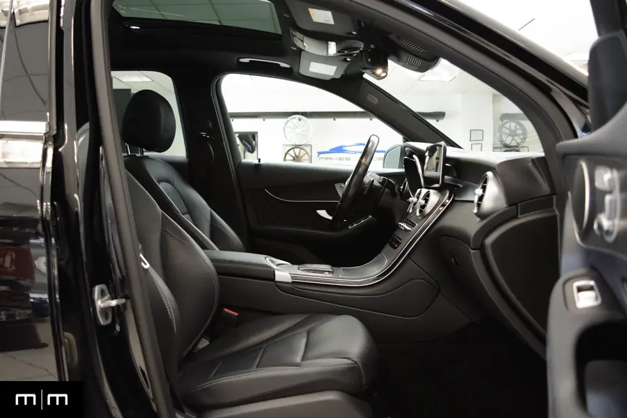 2022 Mercedes-Benz GLC 300 | Panorama Sunroof