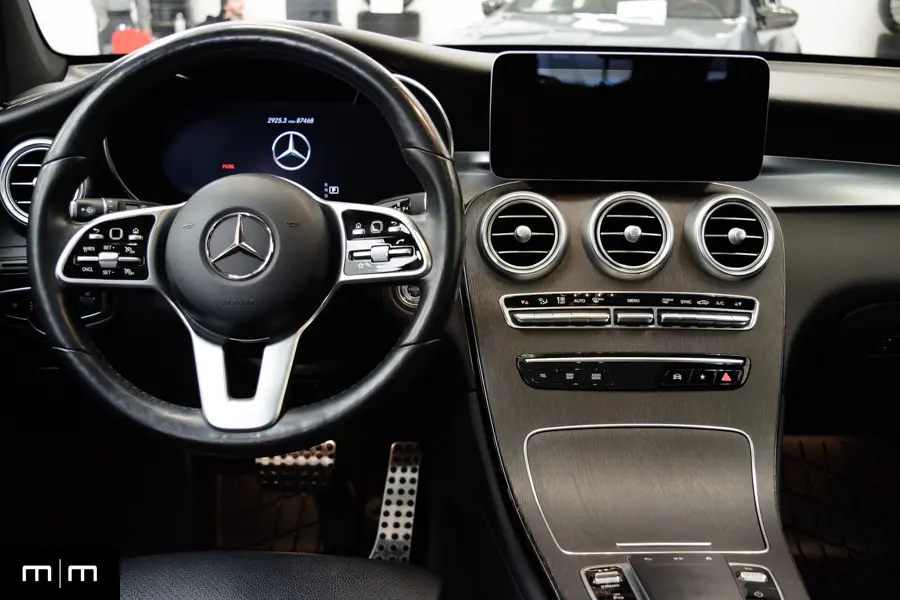 2022 Mercedes-Benz GLC 300 | Panorama Sunroof
