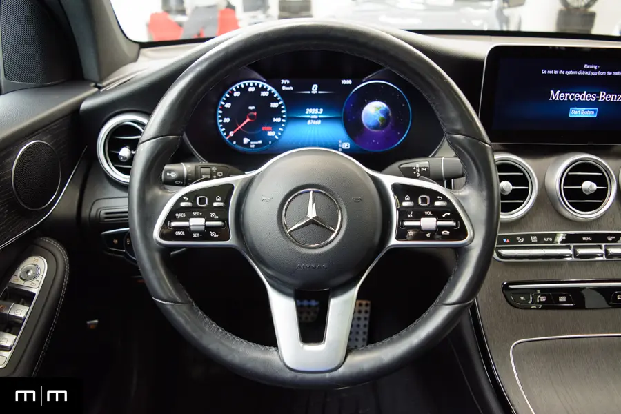 2022 Mercedes-Benz GLC 300 | Panorama Sunroof