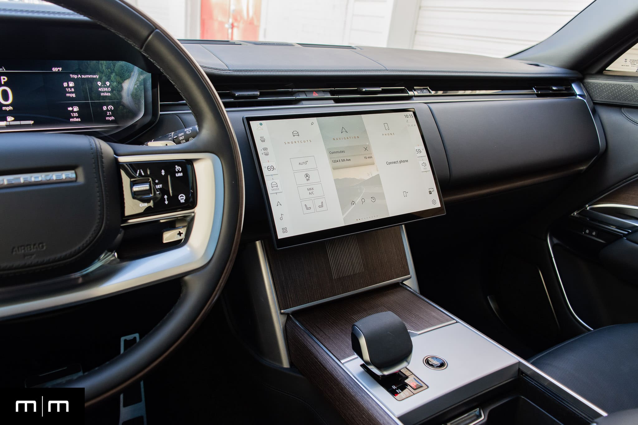 2025 Range Rover SV Autobiography