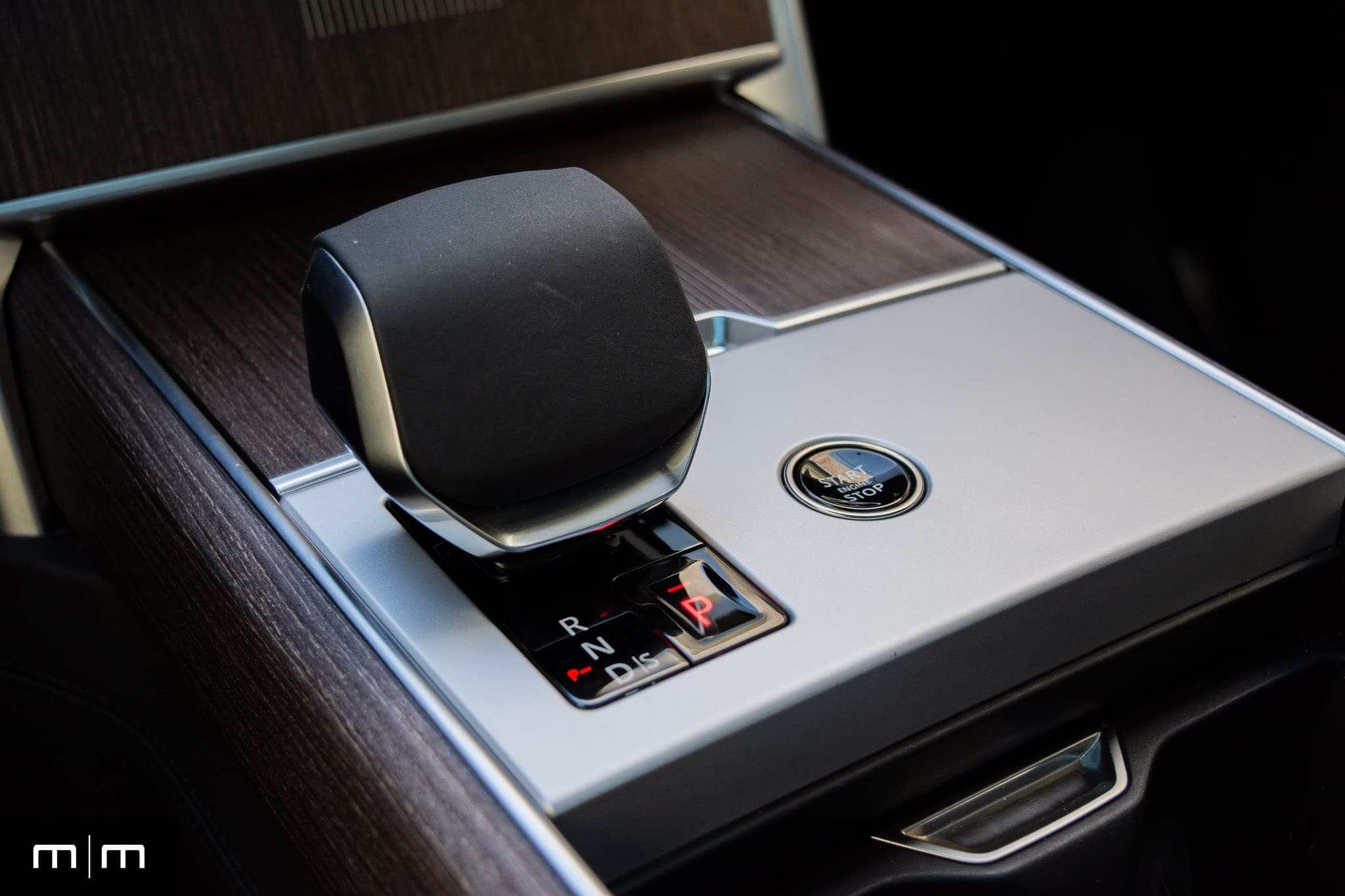 2025 Range Rover SV Autobiography