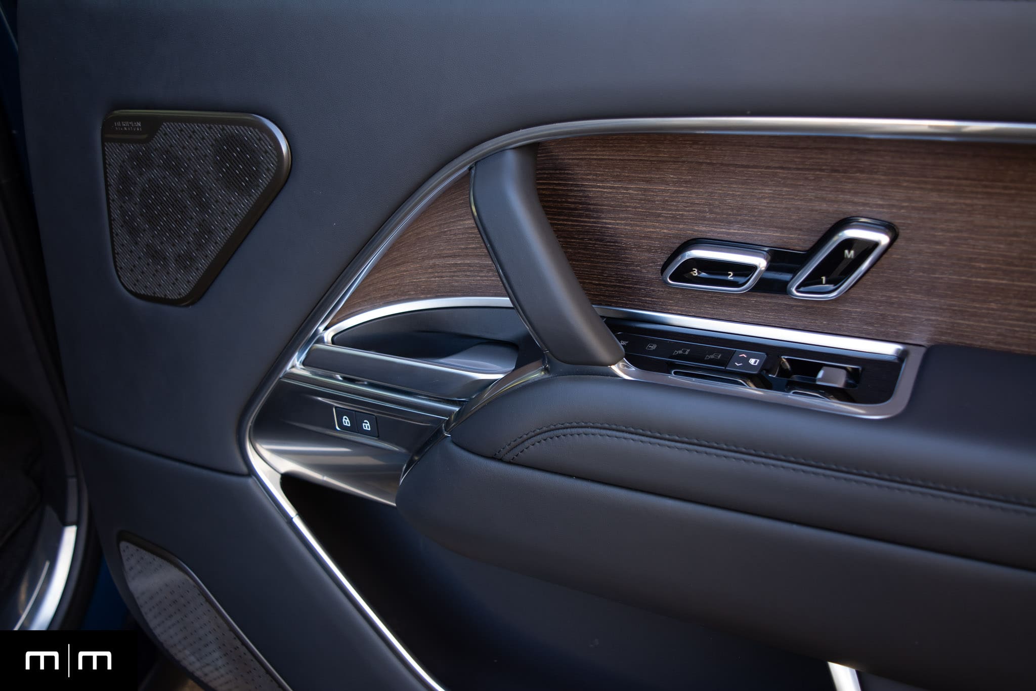 2025 Range Rover SV Autobiography