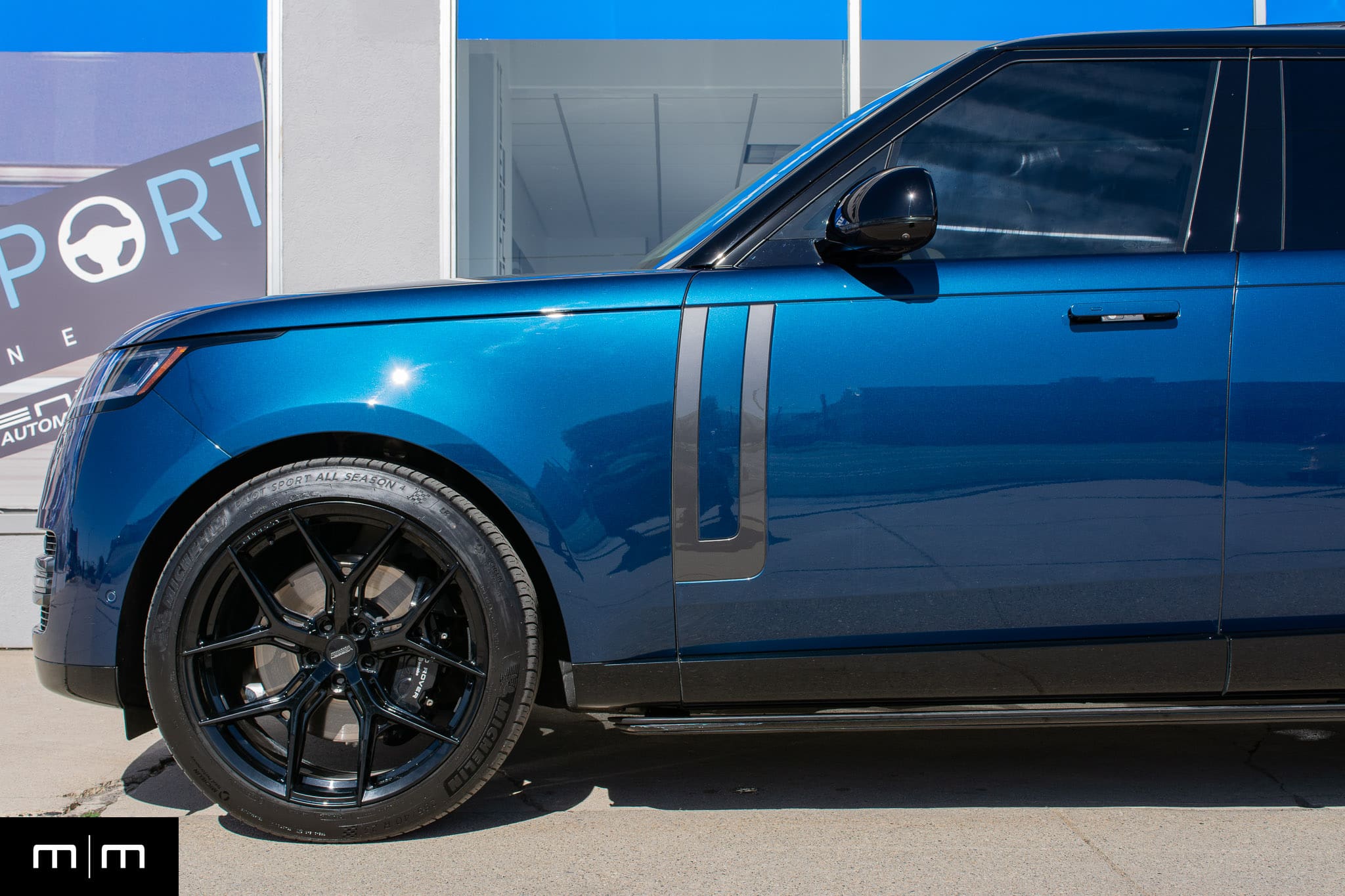 2025 Range Rover SV Autobiography