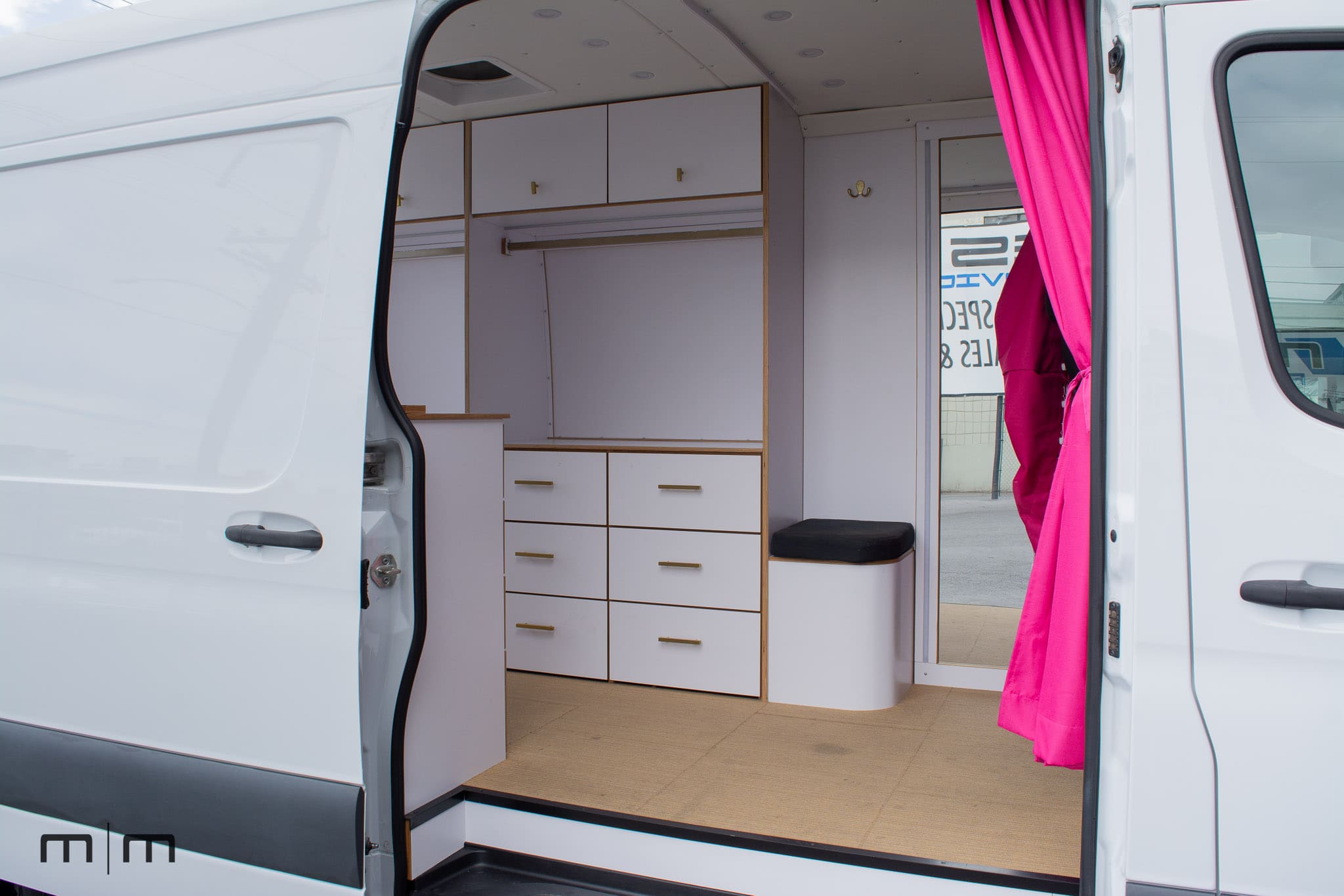 2022 Mercedes-Benz 2500 Sprinter | Mobile Store Build Out