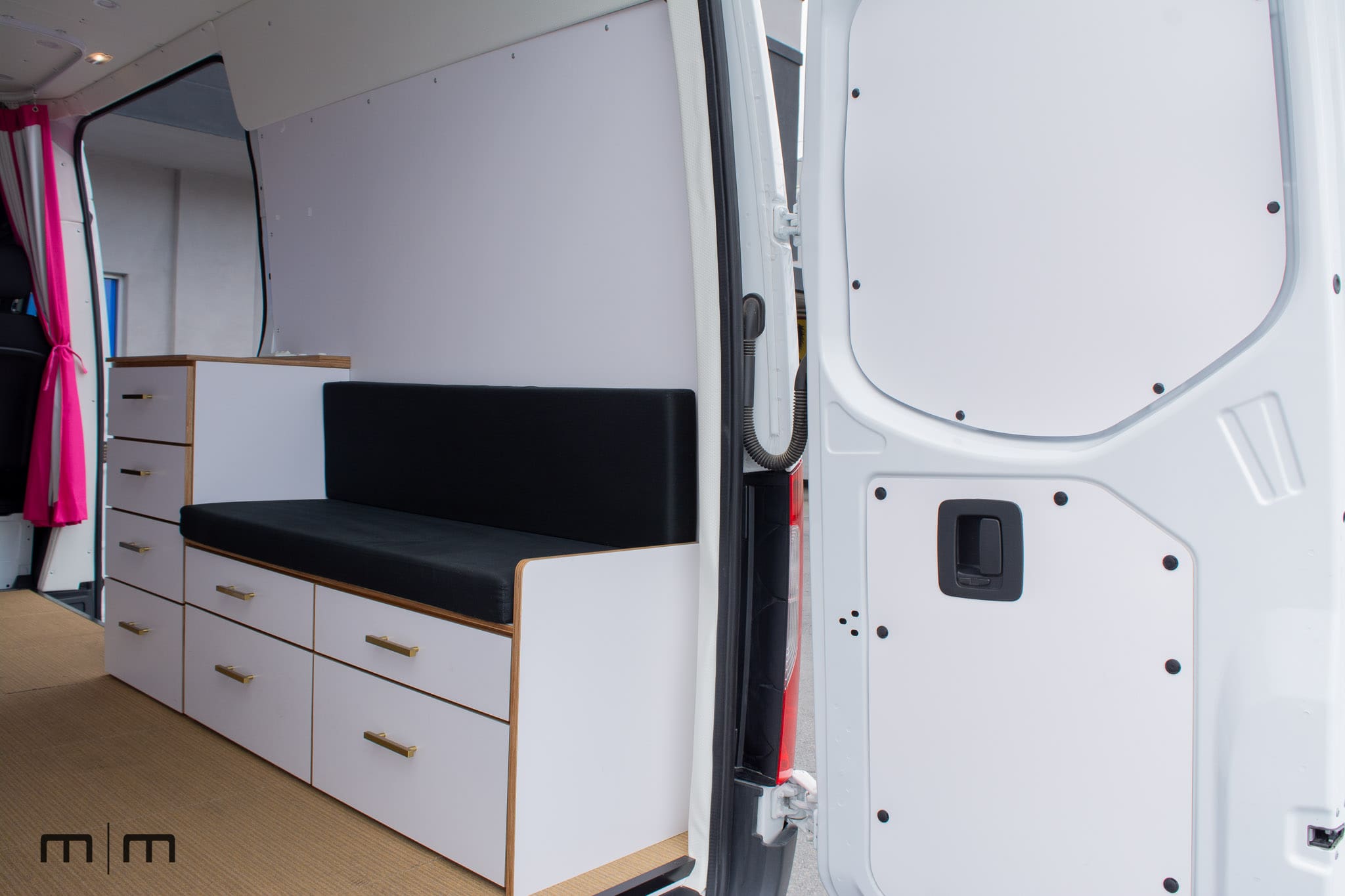 2022 Mercedes-Benz 2500 Sprinter | Mobile Store Build Out