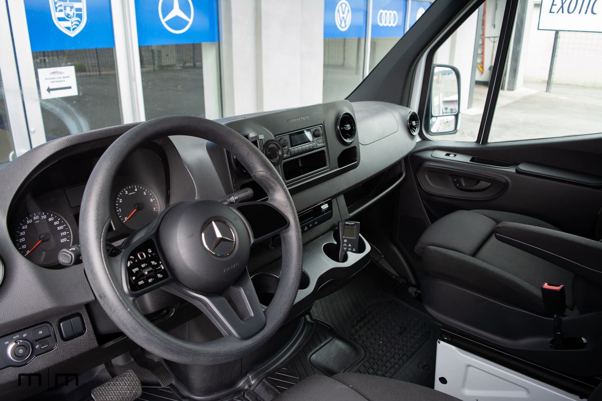 2022 Mercedes-Benz 2500 Sprinter | Mobile Store Build Out