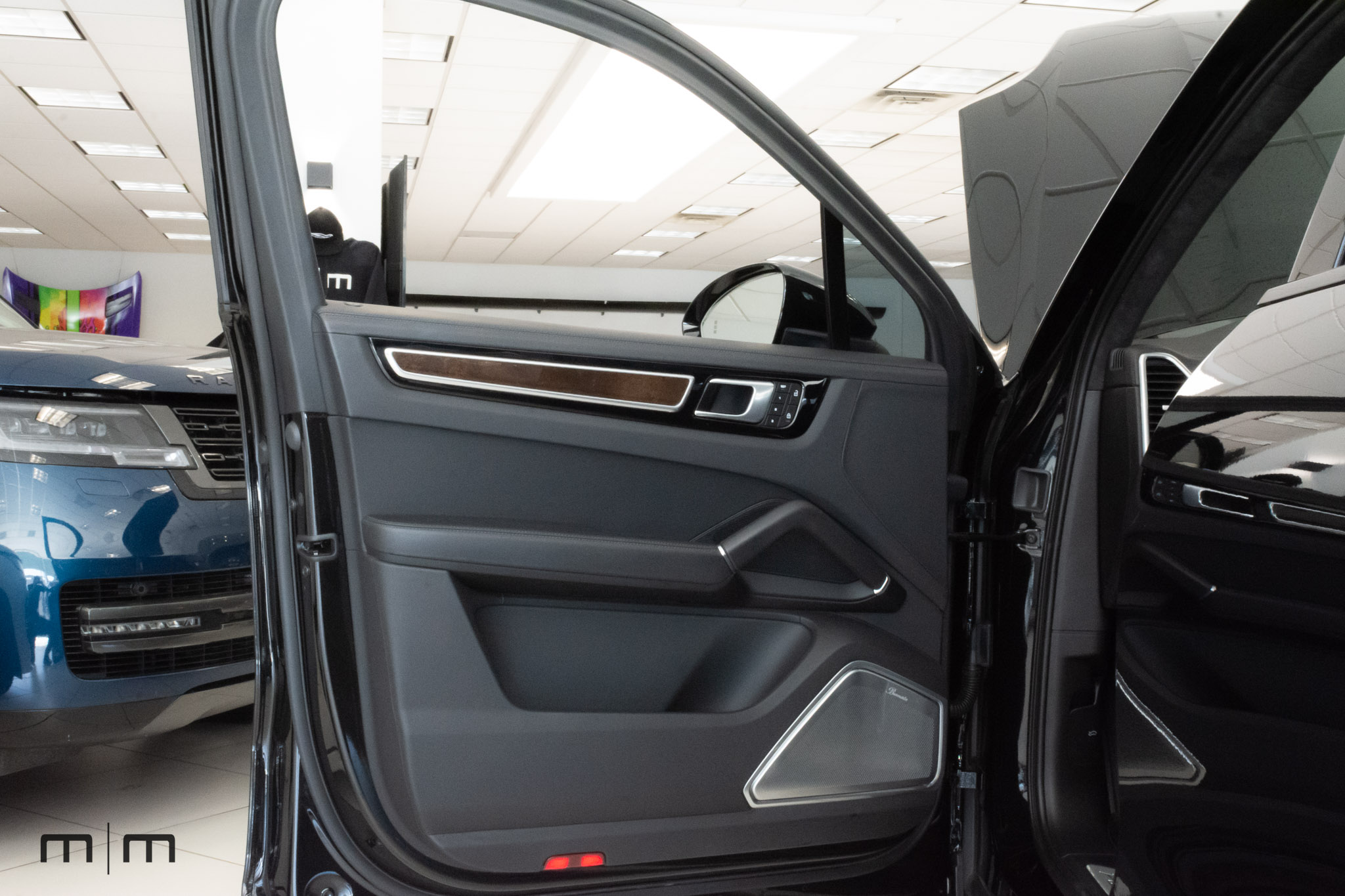2023 Porsche Cayenne S Platinum | Loaded