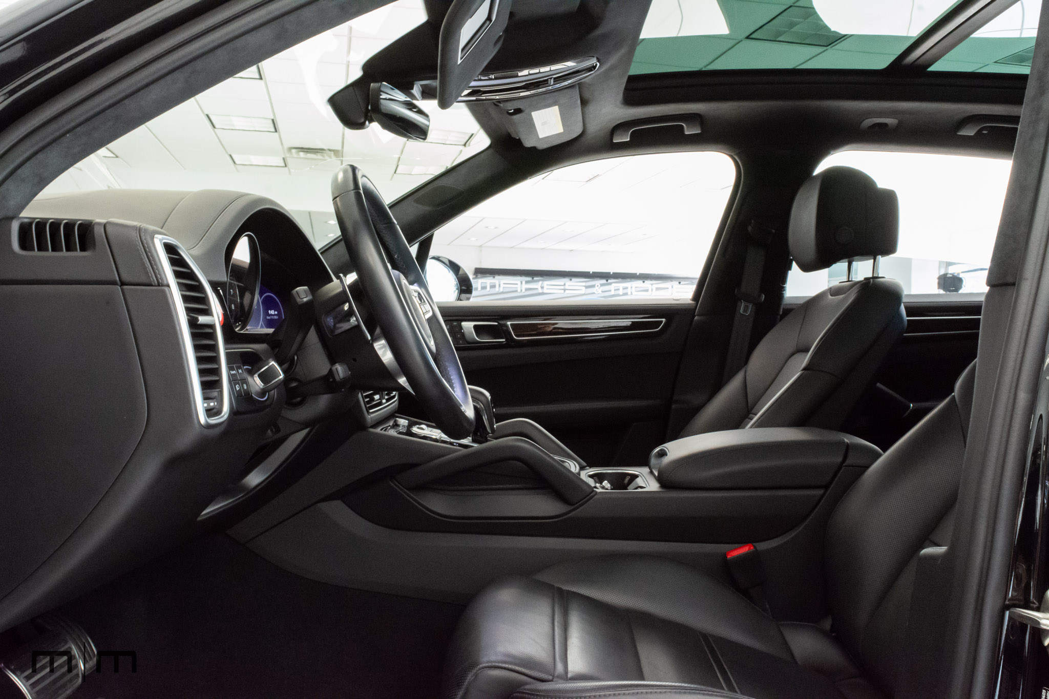 2023 Porsche Cayenne S Platinum | Loaded