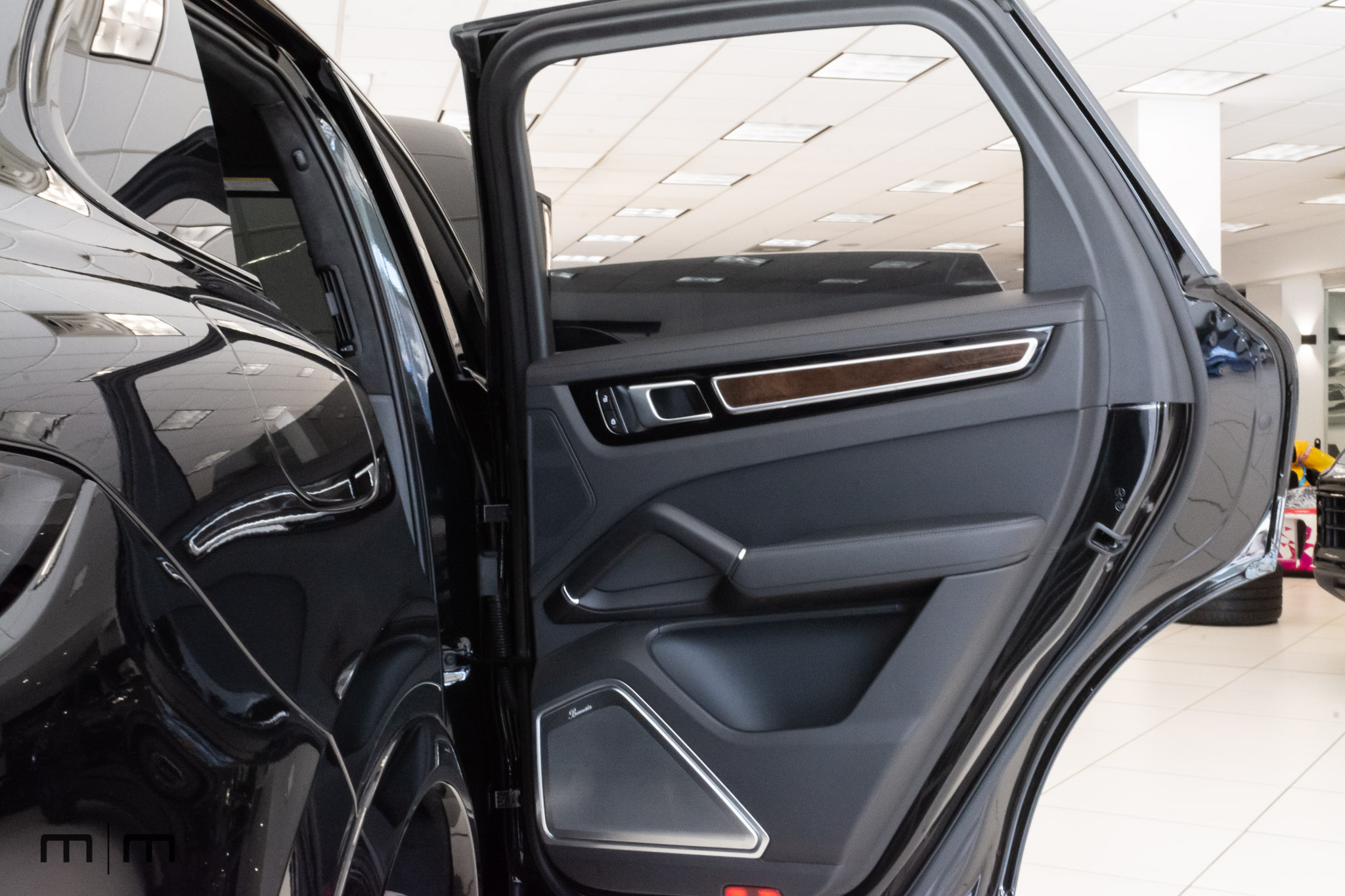 2023 Porsche Cayenne S Platinum | Loaded