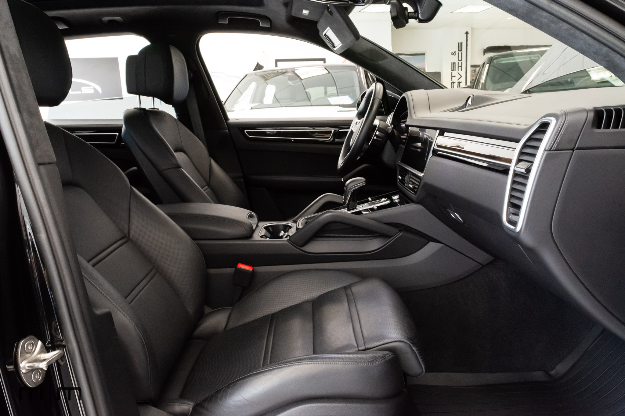 2023 Porsche Cayenne S Platinum | Loaded