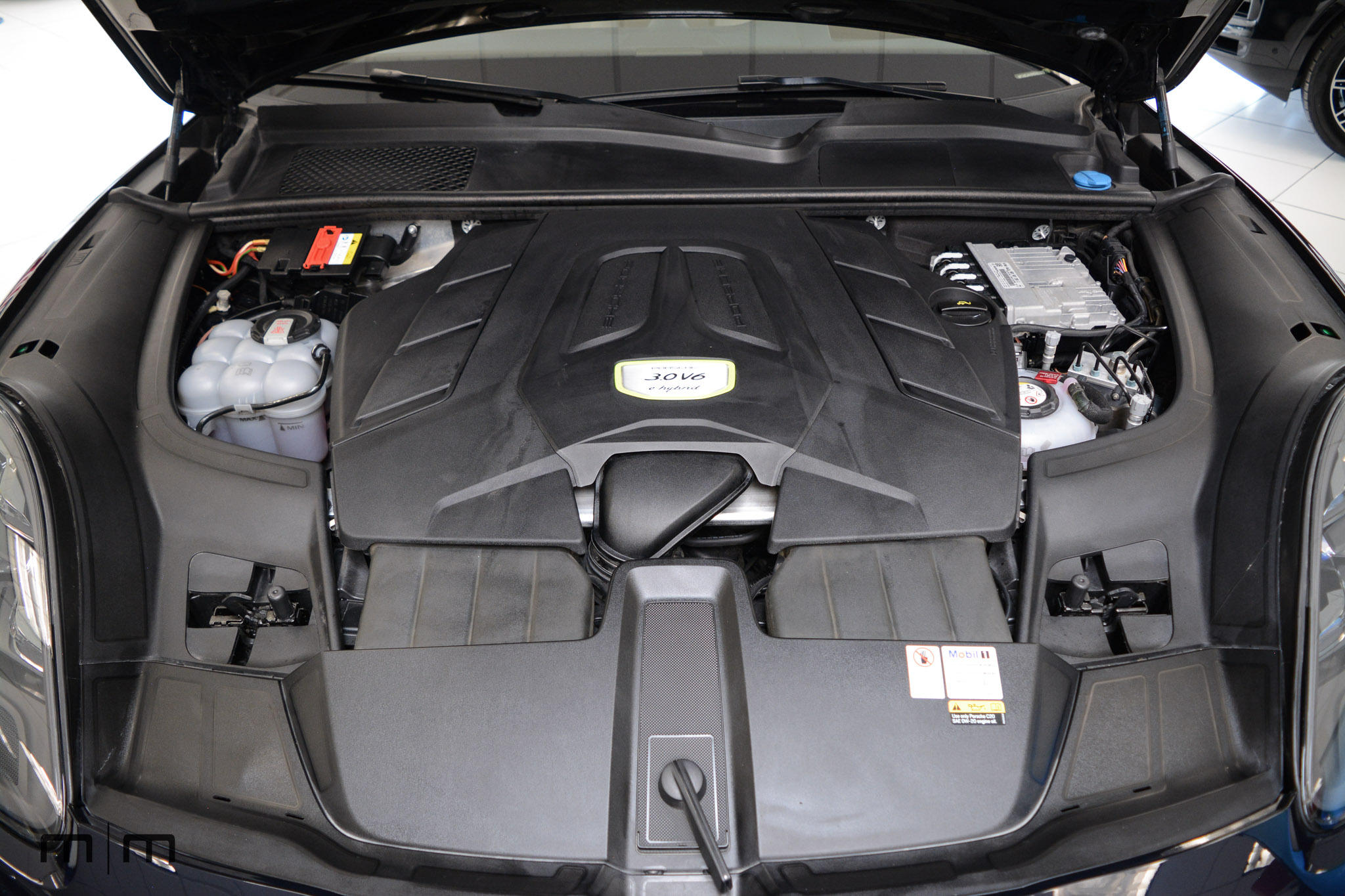 2022 Porsche Cayenne E-Hybrid Coupe