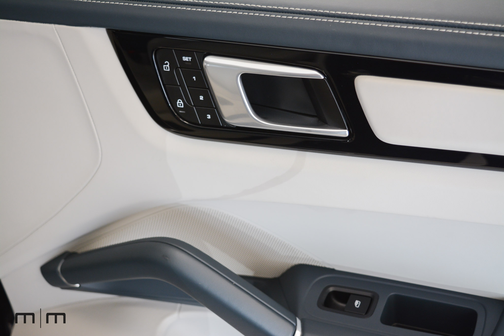 2022 Porsche Cayenne E-Hybrid Coupe
