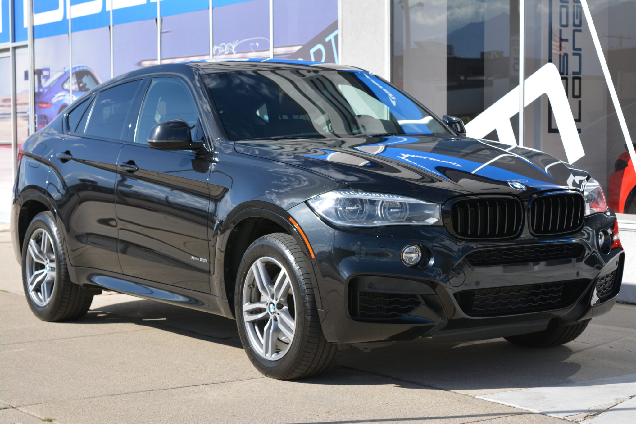 2016 BMW X6 xDrive50i | 1-Owner - Brown Interior