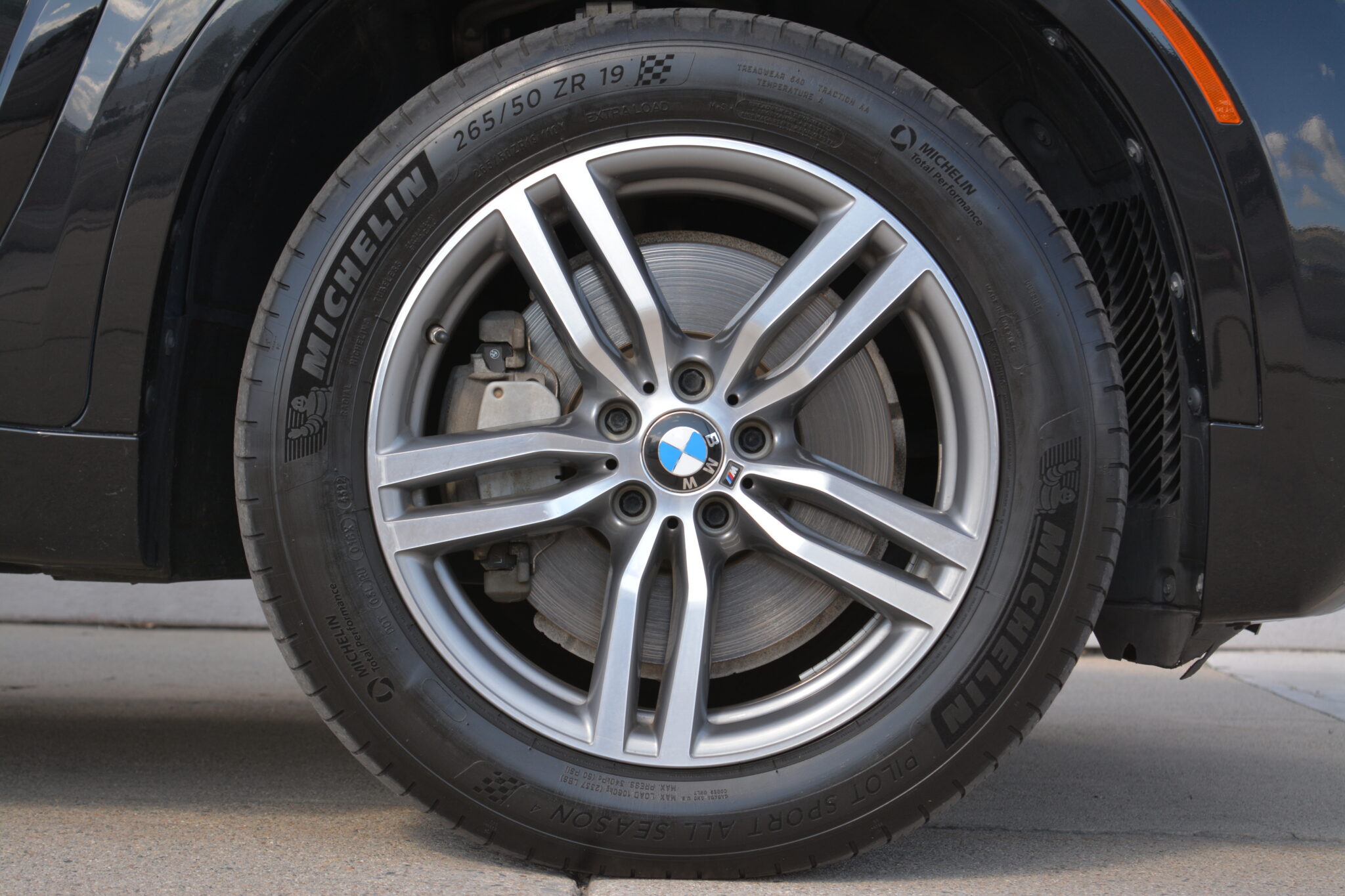 2016 BMW X6 xDrive50i | 1-Owner - Brown Interior