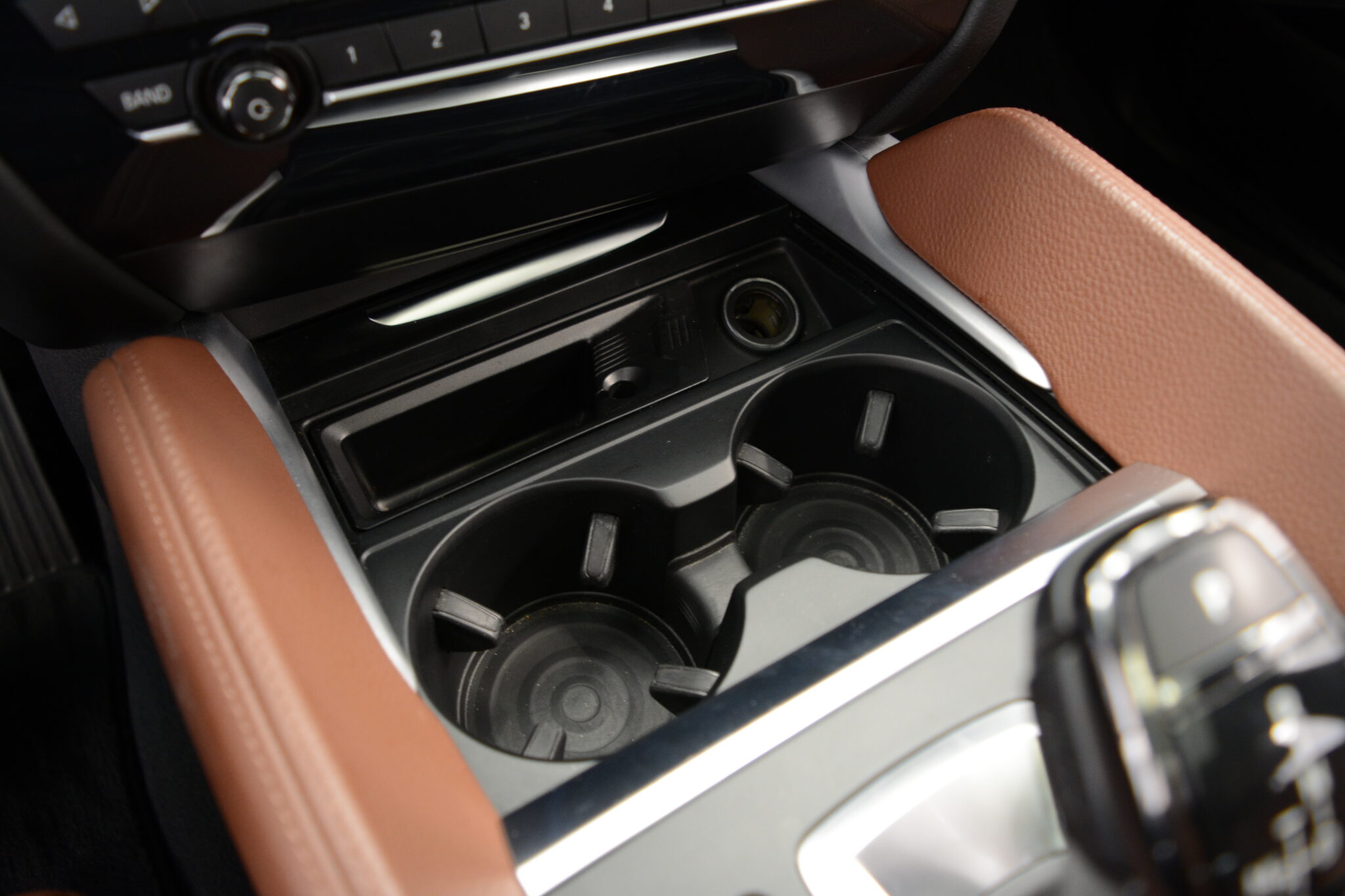 2016 BMW X6 xDrive50i | 1-Owner - Brown Interior