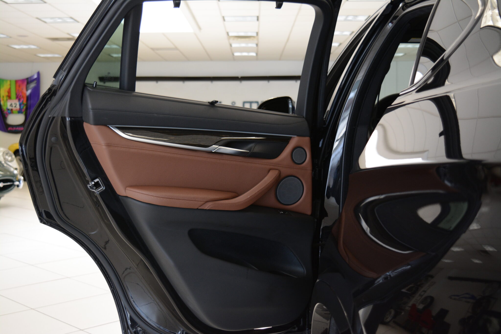 2016 BMW X6 xDrive50i | 1-Owner - Brown Interior