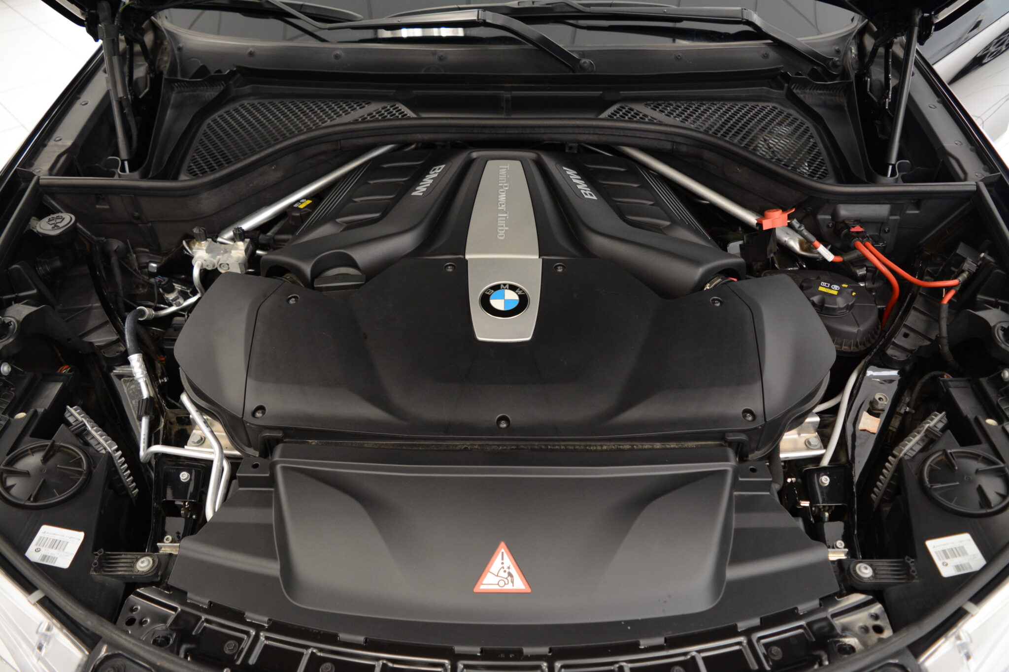 2016 BMW X6 xDrive50i | 1-Owner - Brown Interior
