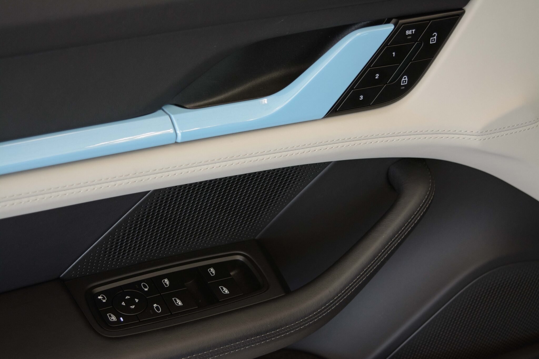 2025 Porsche Taycan 4S