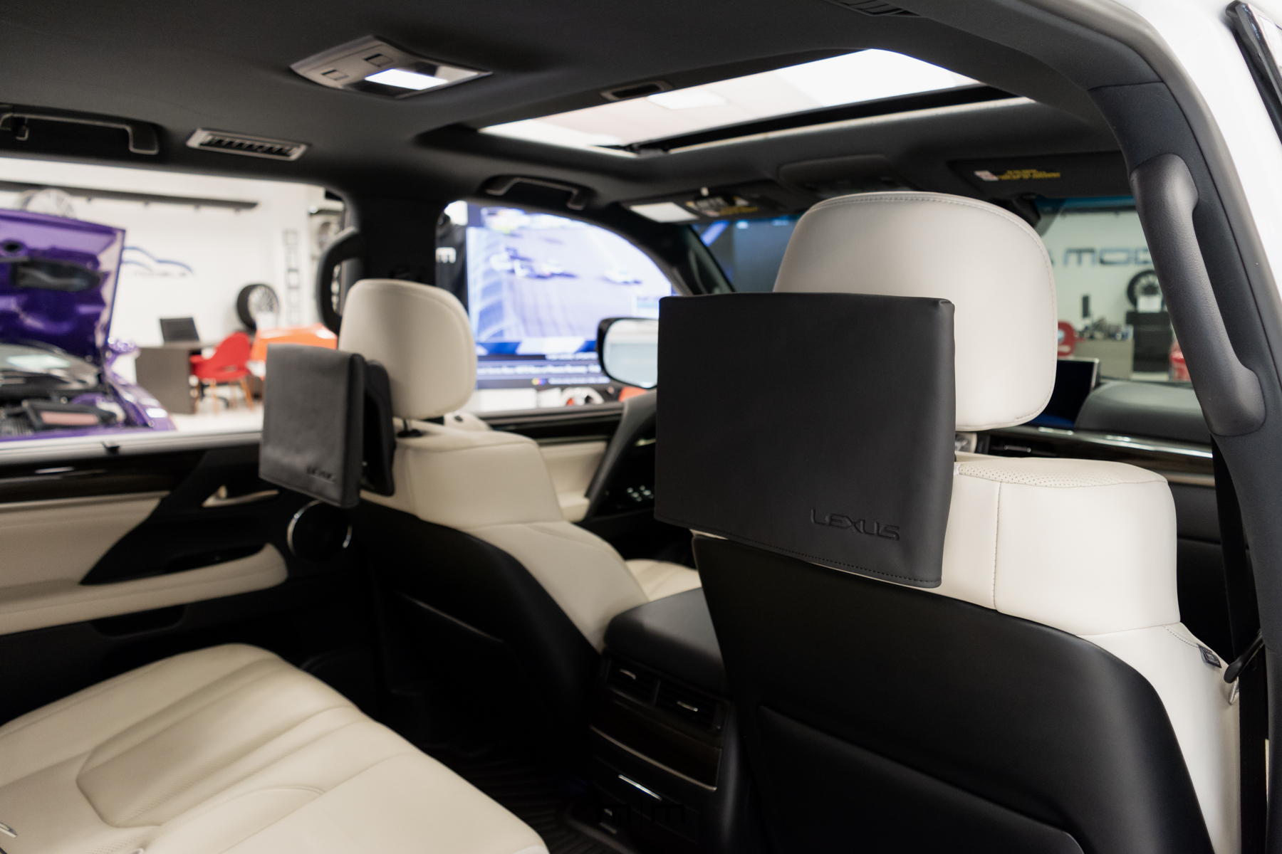 2020 Lexus LX 570